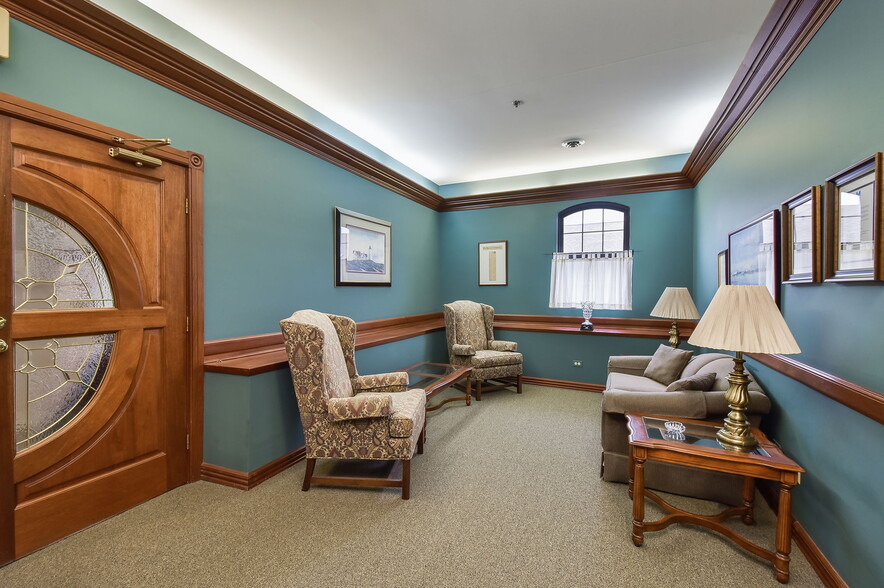 More Photos Of 30 S Shumway Ave, Batavia Office For Lease