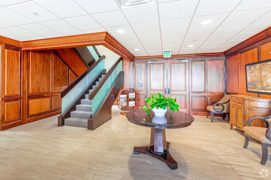 More Photos Of 401 Edwards St, Shreveport Office For Lease