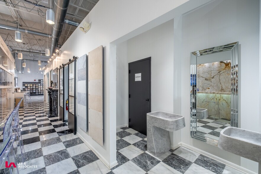 More Photos Of 729-743 Lambert Dr NE, Atlanta Light Distribution For Sale