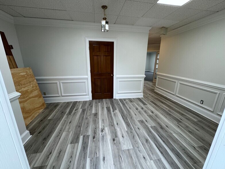 More Photos Of 151 Village Pky NE, Marietta Office Residential For Lease