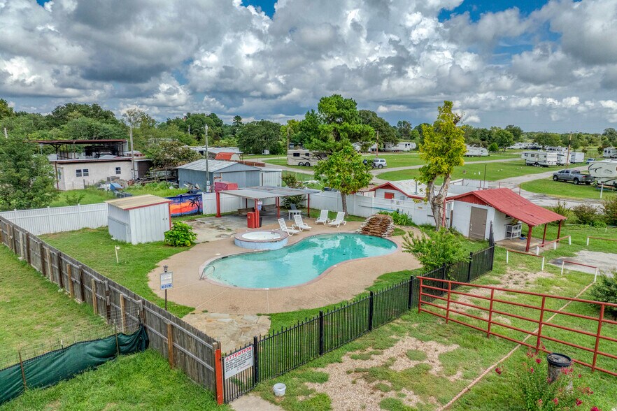 More Photos Of 19691 US Highway 77, Thackerville Trailer Camper Park For Sale