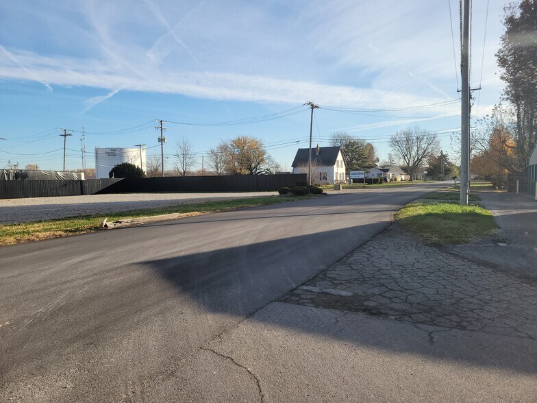 More Photos Of 755 E Hamilton Ave, Franklin Office For Sale