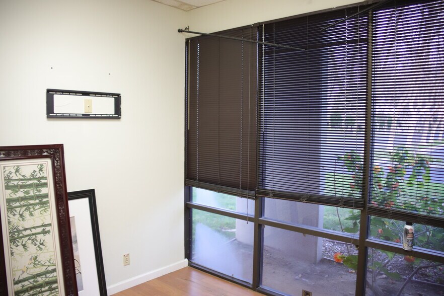 More Photos Of 3350 Scott Blvd, Santa Clara Warehouse For Lease