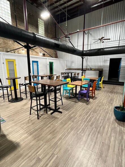 More Photos Of 204 S Austin St, Seguin Restaurant For Sale