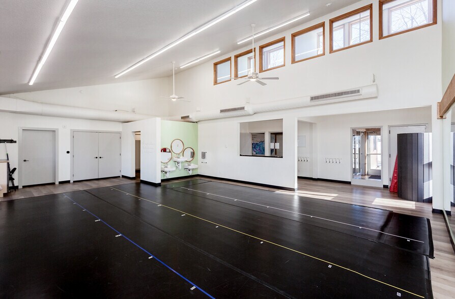 More Photos Of 1380 NE 66th Ave, Des Moines Flex For Sale