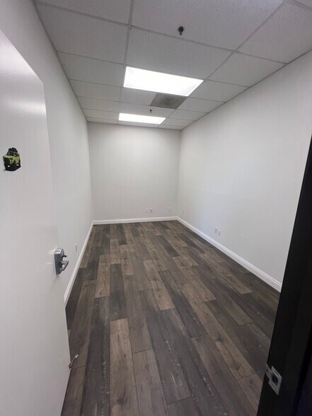 More Photos Of 3945 E Patrick Ln, Las Vegas Light Manufacturing For Lease