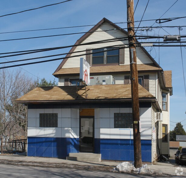 More Photos Of 319 Main St, Pittston Bar For Sale