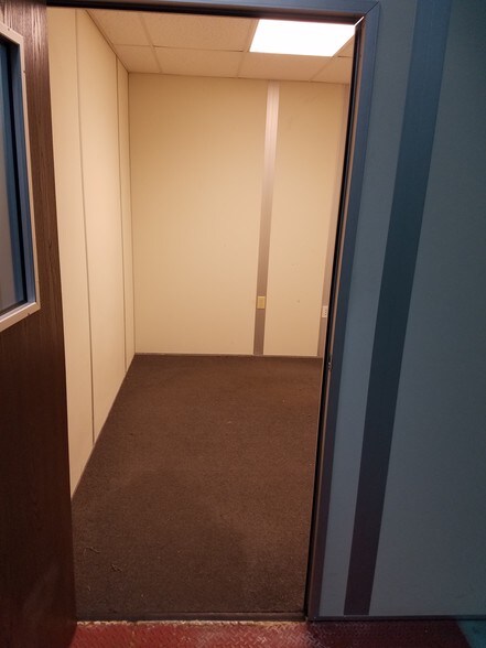 More Photos Of 7648 Lemon Ave, Lemon Grove Manufacturing For Lease