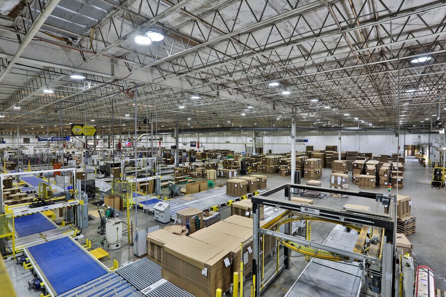 More Photos Of 10600 Fischer Rd, Von Ormy Warehouse For Sale