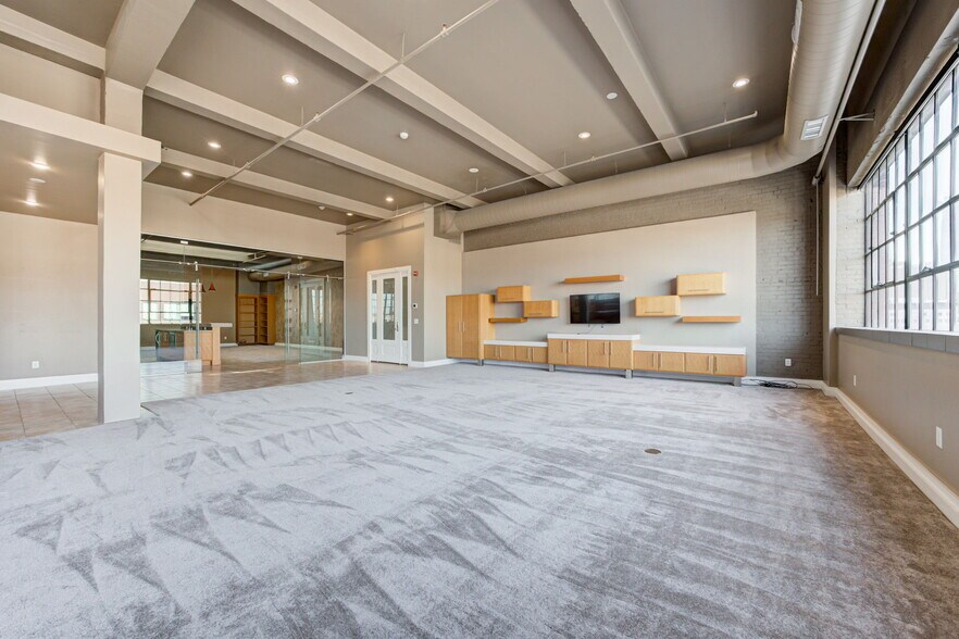 More Photos Of 914 N Broadway Ave, Oklahoma City Office Residential For Lease