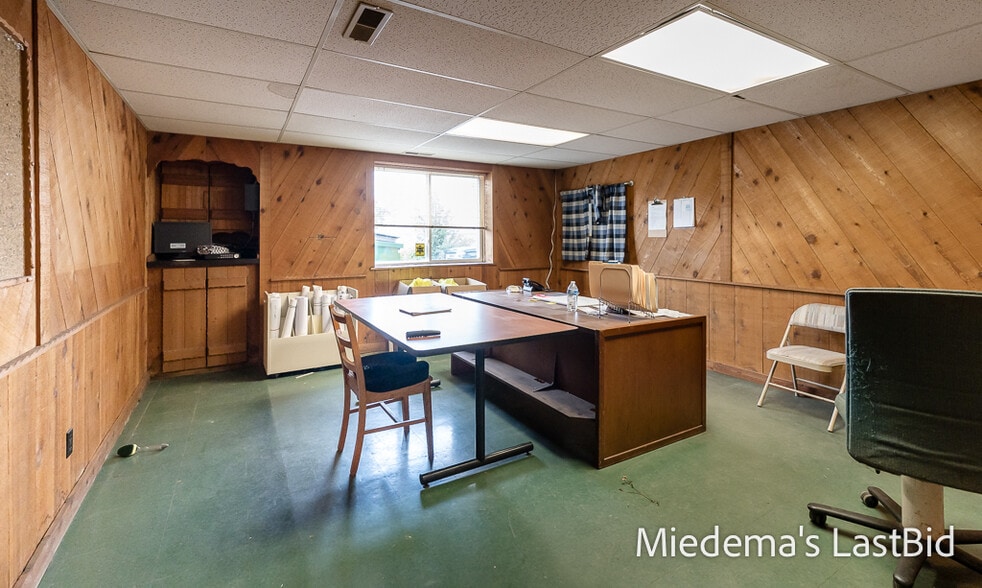 More Photos Of 409 Lentz Ct, Lansing Auto Repair For Sale