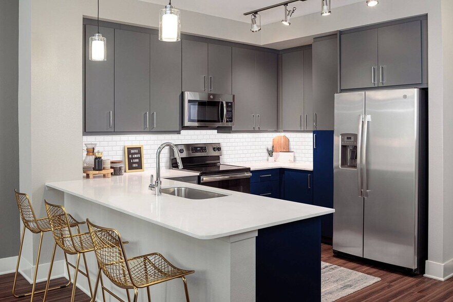 More Photos Of 1911 Philomena St, Austin Apartments For Lease