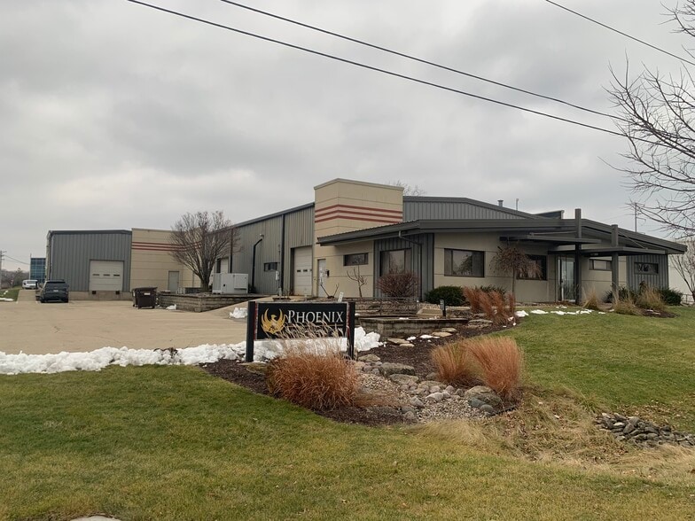 More Photos Of 6915 Raywood Rd, Monona Warehouse For Sale