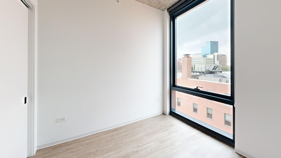 More Photos Of 1717 S Michigan Ave, Chicago Apartments For Lease
