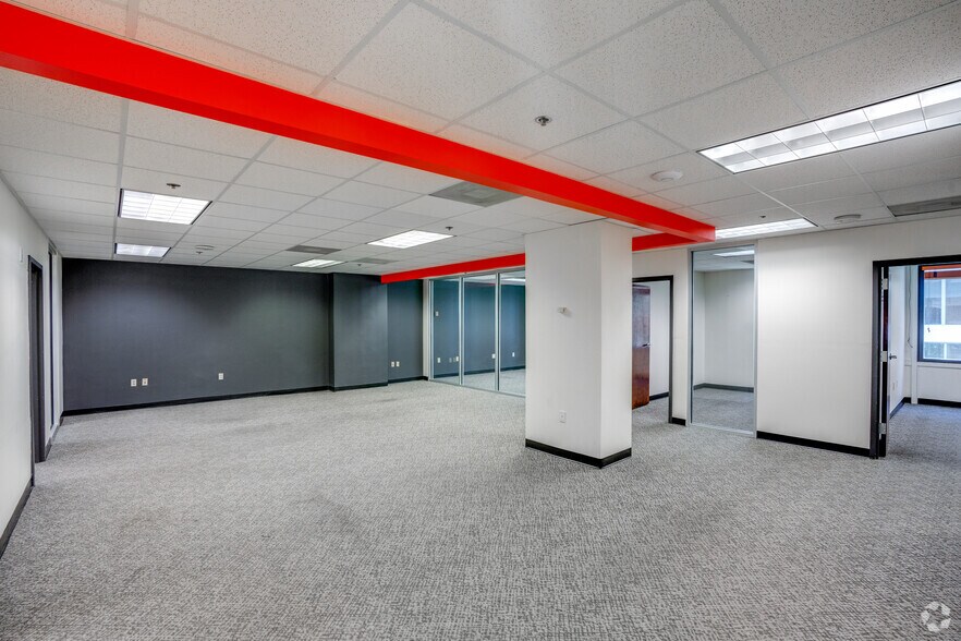 More Photos Of 200 SE 1st St, Miami Office For Sale