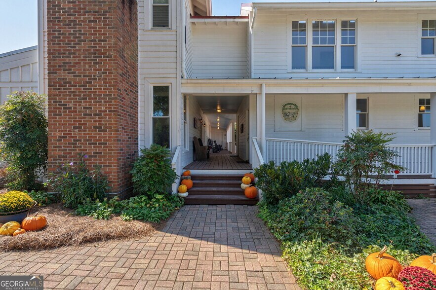More Photos Of 1051 Meadow Ln, Madison Hospitality For Sale