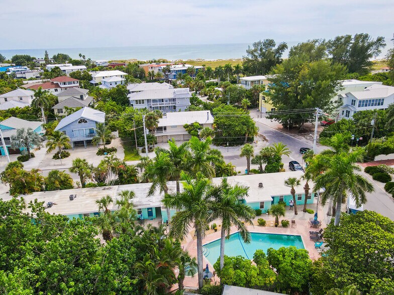 More Photos Of 808 N Bay Blvd, Anna Maria Hotel For Sale