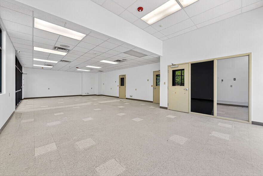 More Photos Of 32-72 W Joyce Blvd, Fayetteville Storefront For Lease