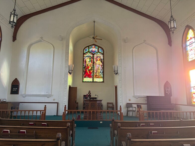 More Photos Of 601 S Superior St, Albion Specialty For Lease