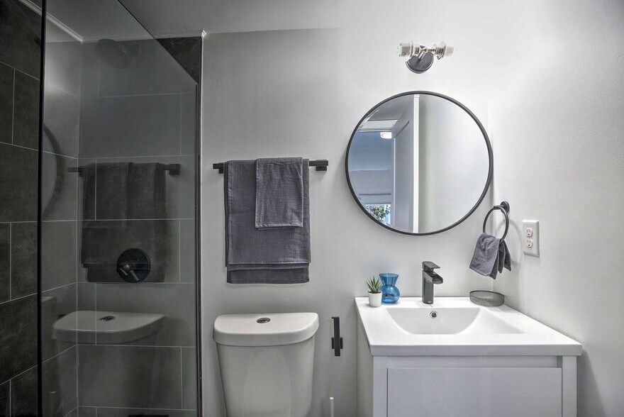 More Photos Of 1026 Ashby Grv SW, Atlanta Apartments For Sale