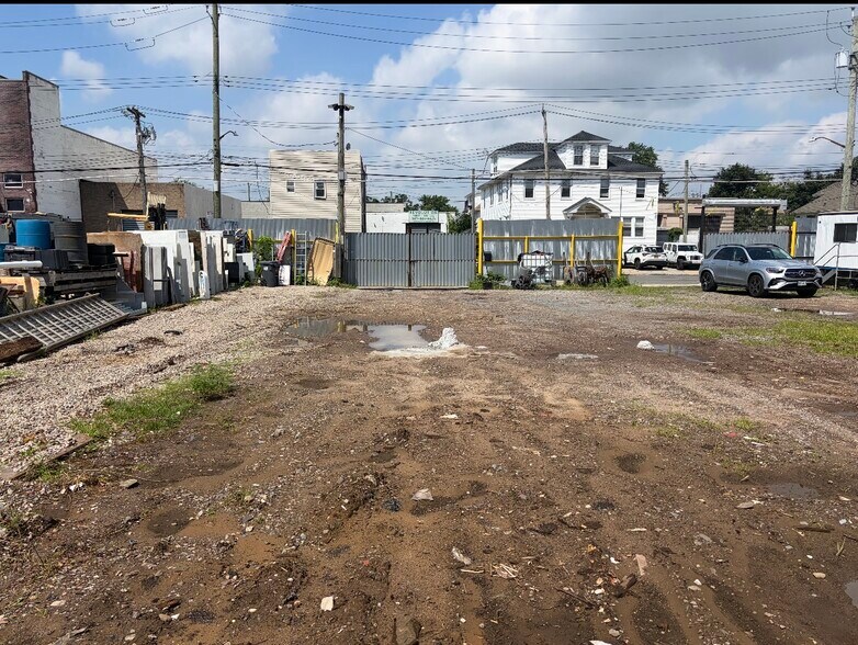 More Photos Of 209 Grandview, Staten Island Land For Lease
