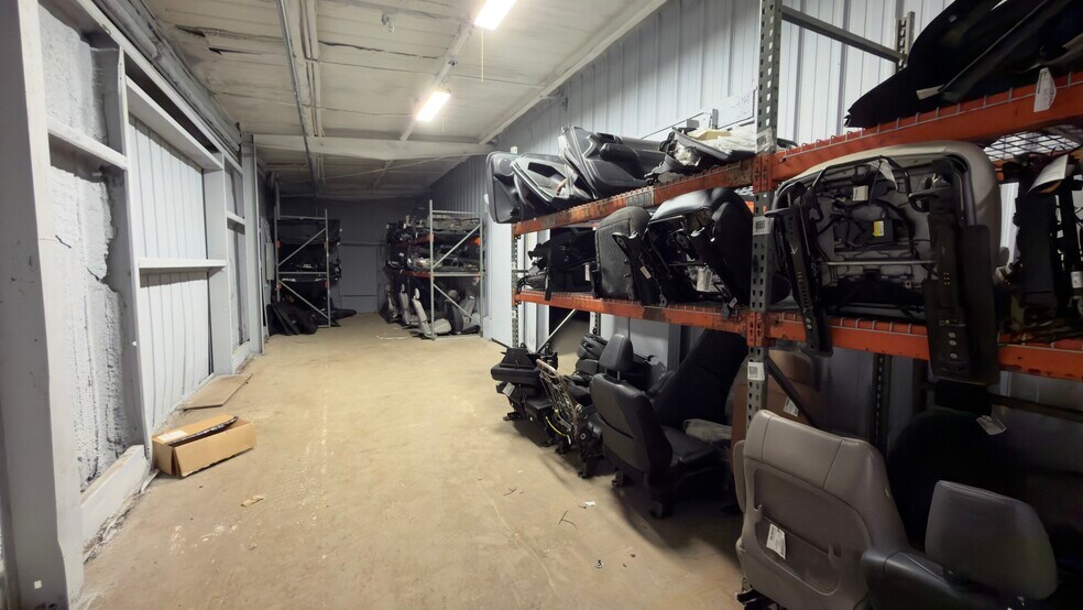 More Photos Of 2800 Delano St, Pensacola Warehouse For Lease