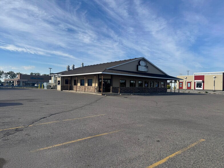 More Photos Of 1504 Center Ave W, Dilworth General Retail For Lease