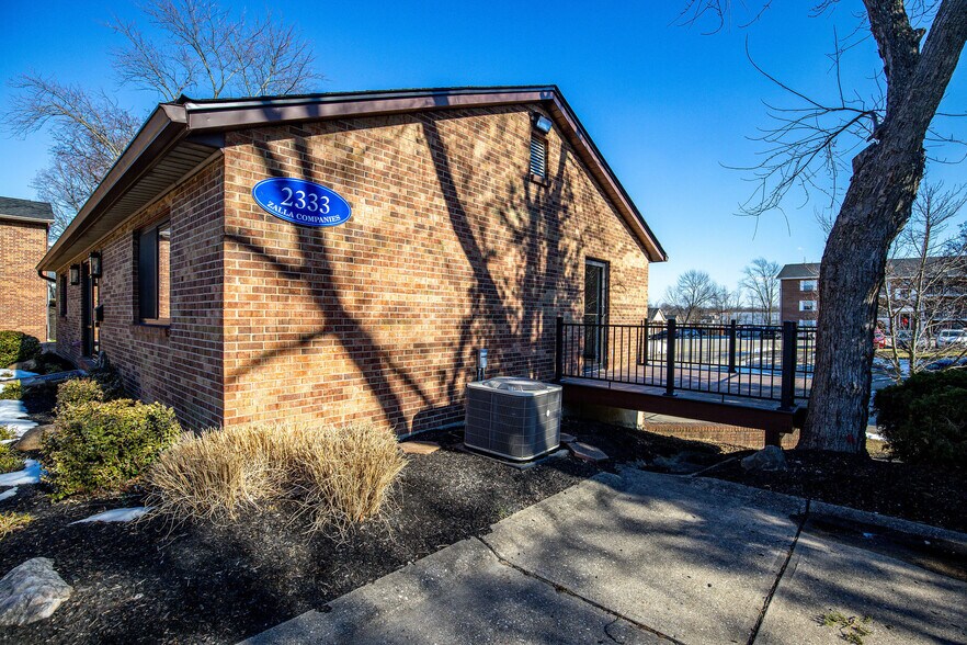 More Photos Of 2327 Anderson Rd, Crescent Springs Office For Lease