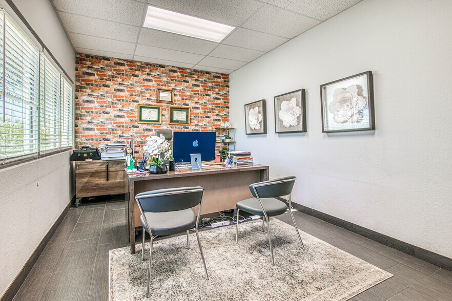 More Photos Of 550 S Mesa Hills Dr, El Paso Medical For Lease