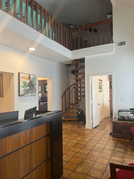 More Photos Of 856 2nd Ave N, Saint Petersburg Loft Creative Space For Sale