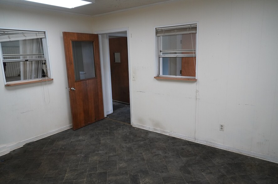 More Photos Of 4008 US-29, Belton Industrial For Lease