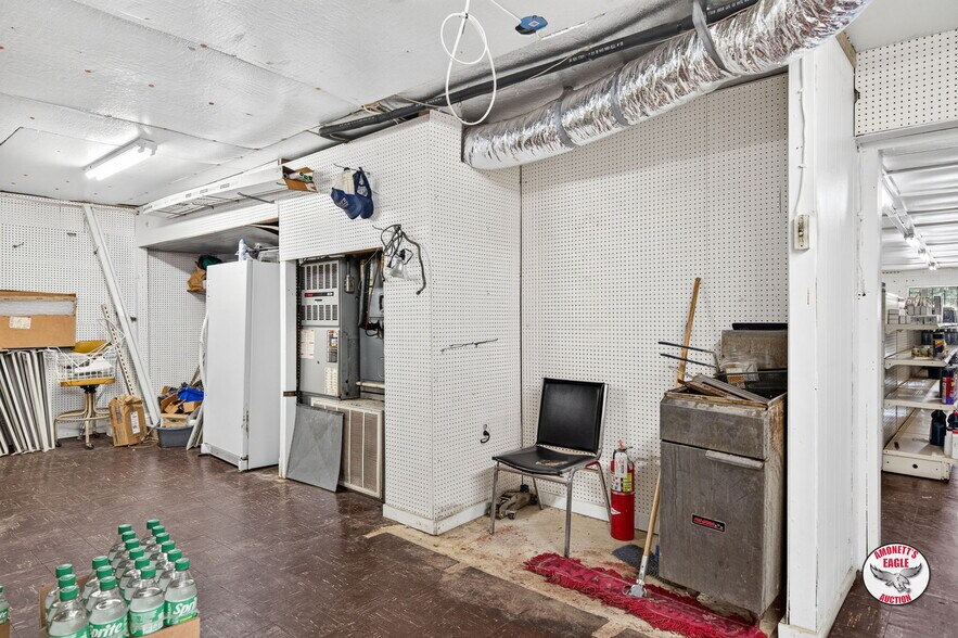 More Photos Of 2969 Moodyville Rd, Byrdstown General Retail For Sale