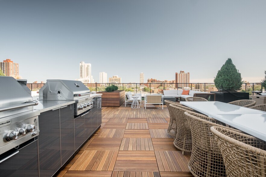 More Photos Of 5050 N Broadway St, Chicago Apartments For Lease