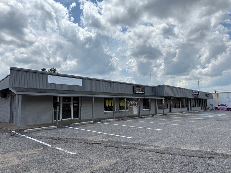 Primary Photo Of 1765-1799 Main St, Southaven Freestanding For Sale