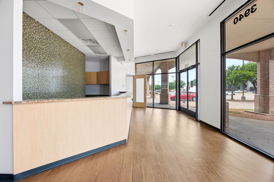 More Photos Of 3920-3950 Rosemeade Pky, Dallas General Retail For Lease