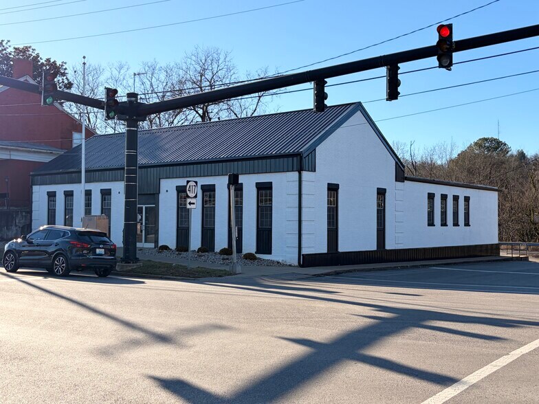 More Photos Of 201 S Main St, Greensburg Post Office For Sale