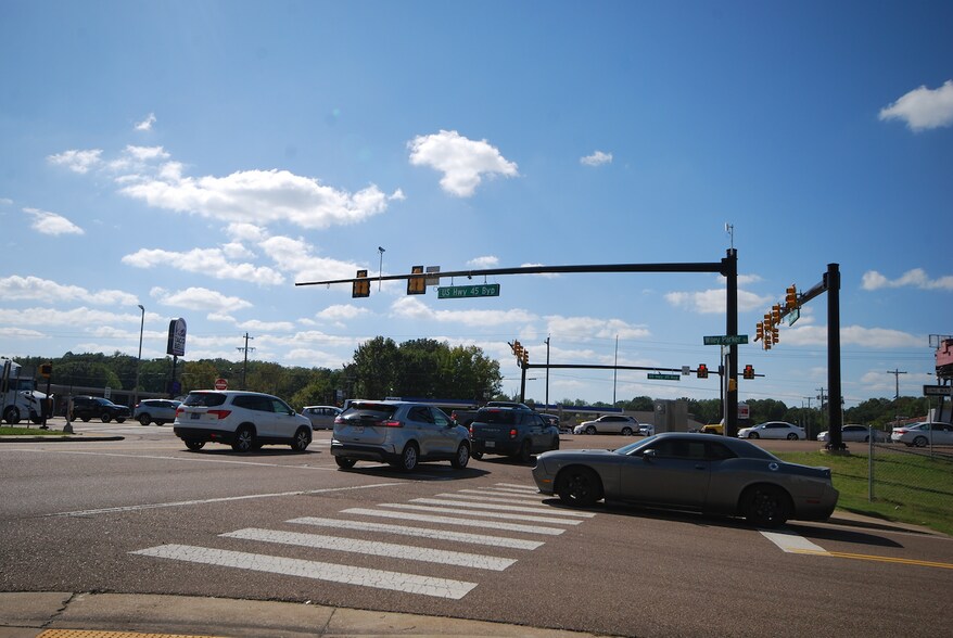 More Photos Of 1932 Highway 45 Byp, Jackson Storefront For Lease