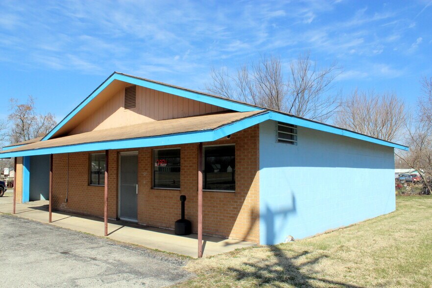 More Photos Of 302 E Third St, Lowry City Freestanding For Sale