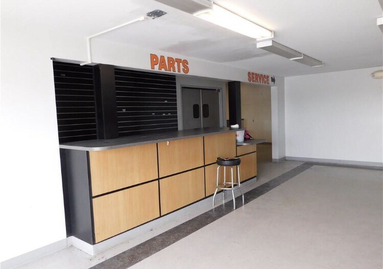 More Photos Of 1116 W County Road 450 N, Brazil Truck Terminal For Lease