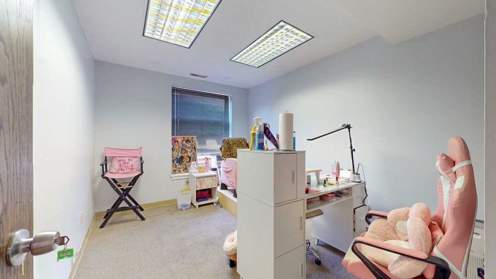 More Photos Of 68 Center St, Waterbury Storefront Retail Residential For Sale