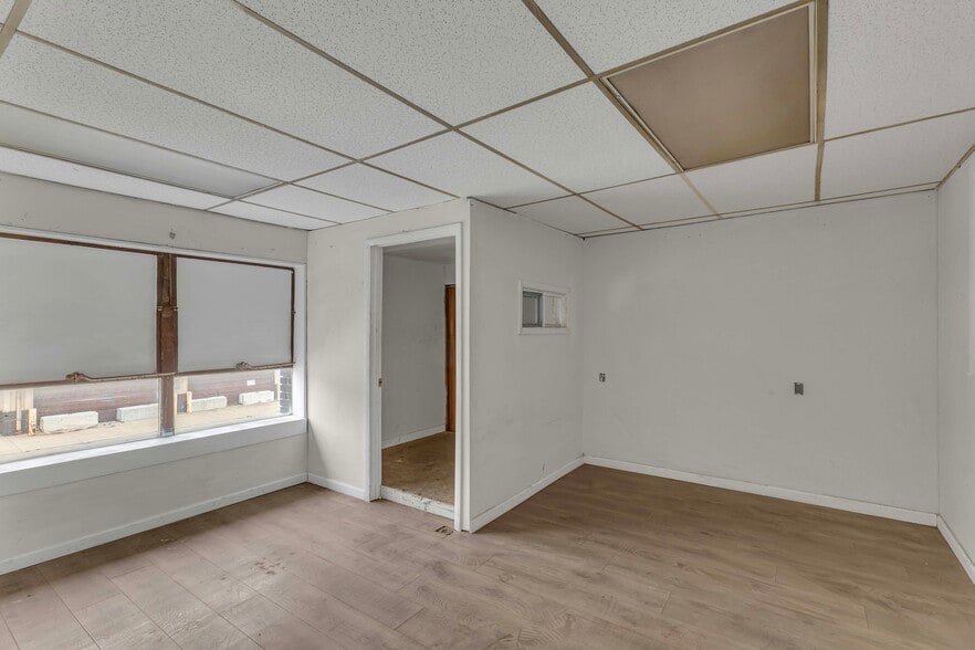 More Photos Of 7424 Bessemer Ave, Cleveland Warehouse For Sale