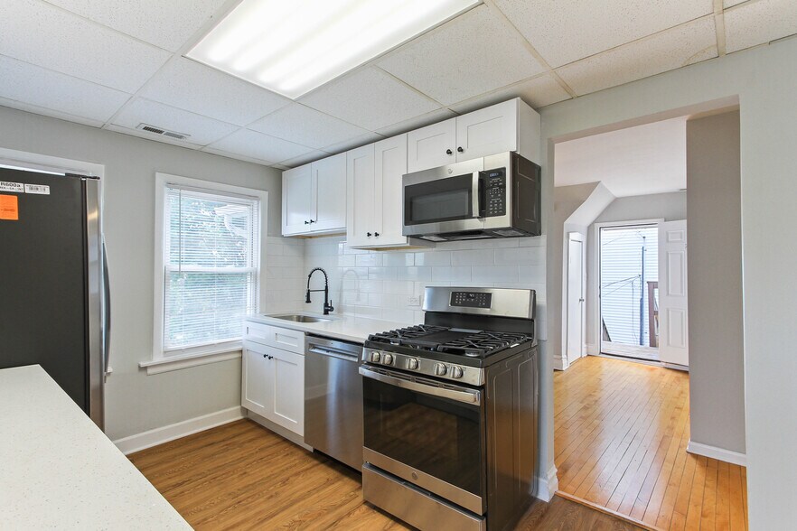 More Photos Of 6046 W Giddings, Chicago Apartments For Sale