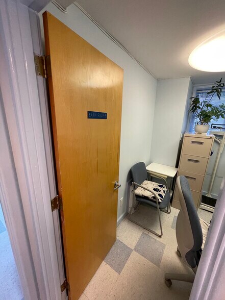 More Photos Of 14449 70th Ave, Flushing Healthcare For Lease