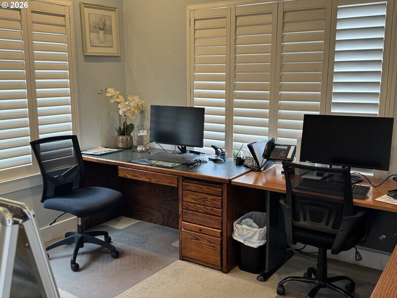 More Photos Of 937 Chetco Ave, Brookings Office Residential For Sale