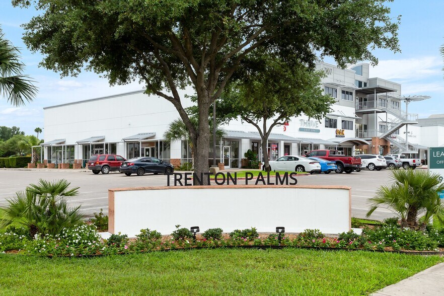 More Photos Of 7001 N 10th St, McAllen General Retail For Lease