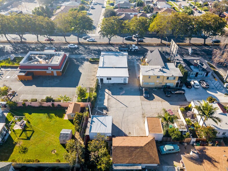 More Photos Of 1139 W 17th St, Santa Ana Freestanding For Lease