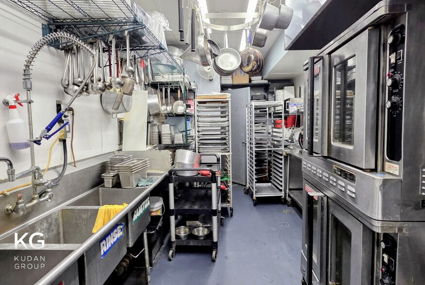 More Photos Of 3734 W Irving Park Rd, Chicago Restaurant For Lease