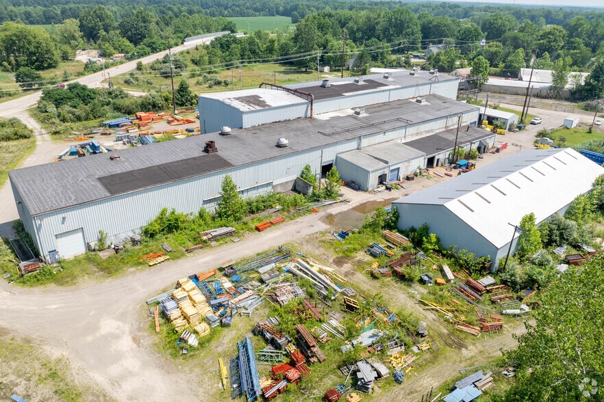 Primary Photo Of 1152 Elm St, Grafton Manufacturing For Sale