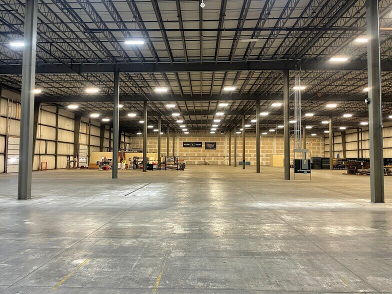 More Photos Of 765 Warren Ave, Portland Warehouse For Lease