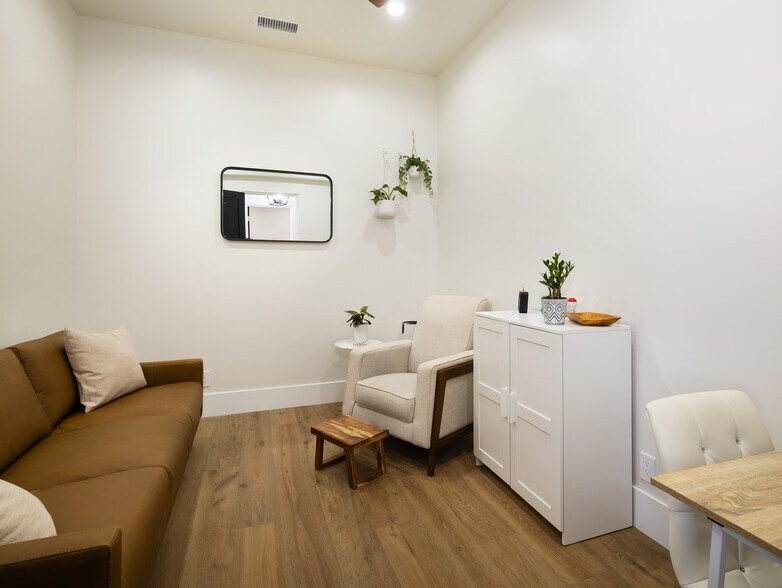 More Photos Of 1427 W 8th St, San Pedro Coworking Space